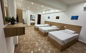 Lilly Rooms And Studio
